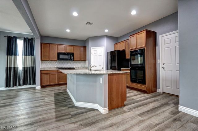 5821 Petrified Tree Lane, North Las Vegas, NV 89081