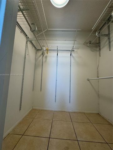 210 172nd St 429, Sunny Isles Beach, FL 33160