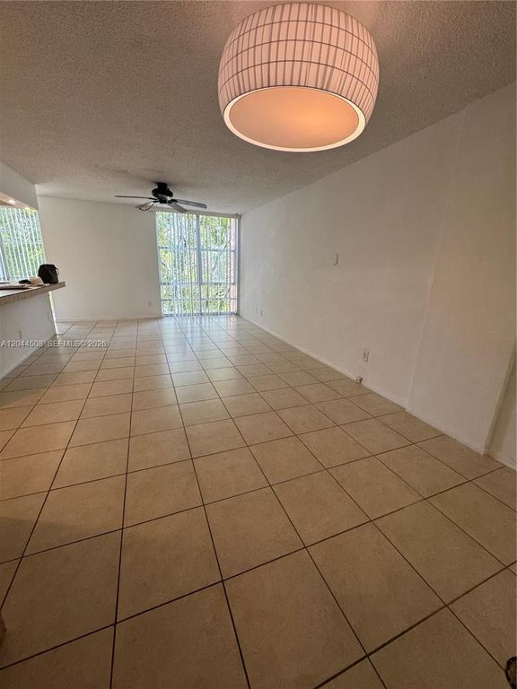 210 172nd St 429, Sunny Isles Beach, FL 33160