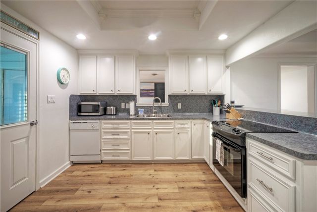 3615 Shore Dr, Corpus Christi, TX 78418