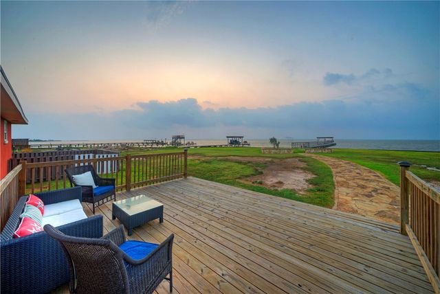 3615 Shore Dr, Corpus Christi, TX 78418