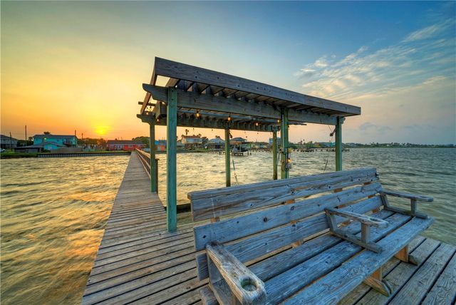 3615 Shore Dr, Corpus Christi, TX 78418