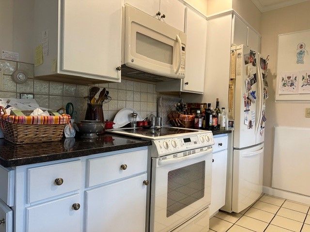 14 Rip Van Winkle Circle Circle, Warwick, RI 02886