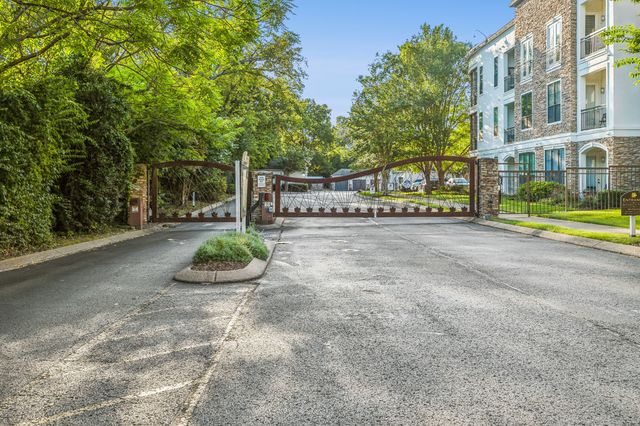 2600 Hillsboro Pike Apt 409, Nashville, TN 37212