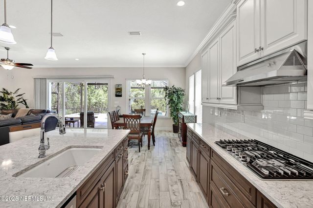 384 FRESHWATER Drive, St. Johns, FL 32259