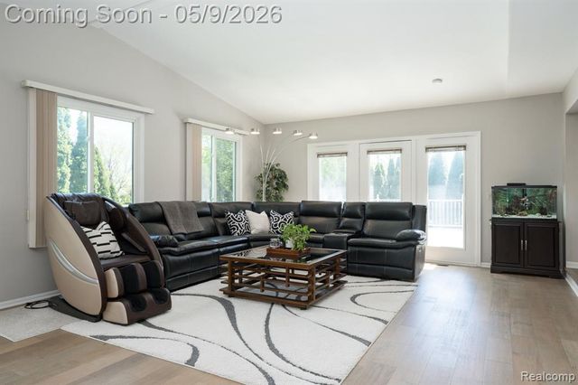 3862 Stone Haven Drive, Troy, MI 48084