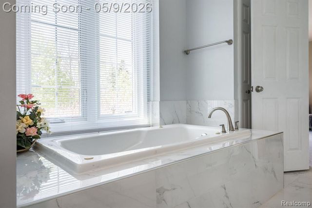 3862 Stone Haven Drive, Troy, MI 48084