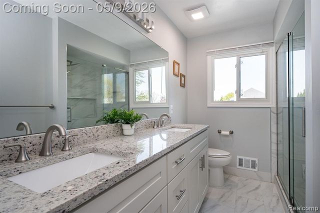 3862 Stone Haven Drive, Troy, MI 48084