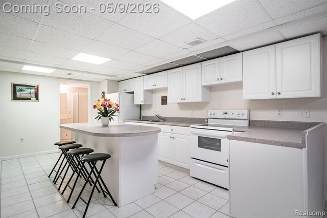 3862 Stone Haven Drive, Troy, MI 48084