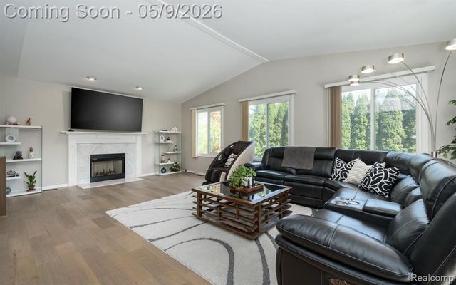 3862 Stone Haven Drive, Troy, MI 48084