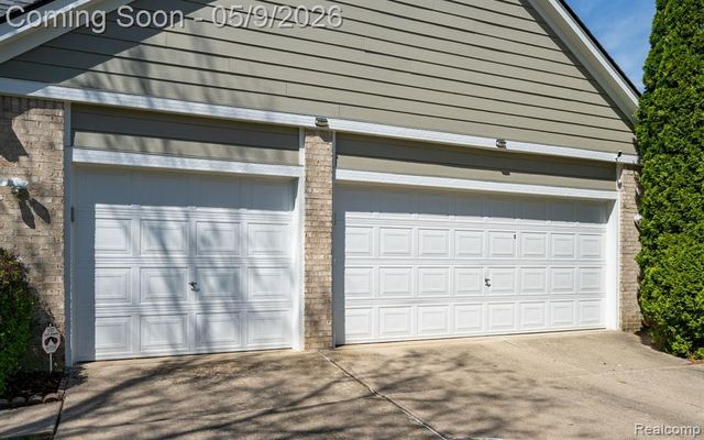 3862 Stone Haven Drive, Troy, MI 48084