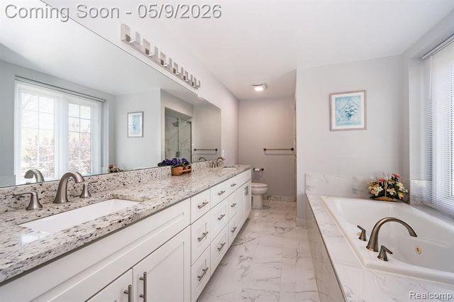 3862 Stone Haven Drive, Troy, MI 48084