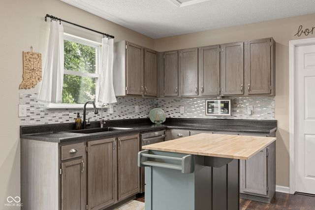 19135 Calico Aster Drive, Noblesville, IN 46062