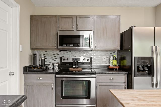 19135 Calico Aster Drive, Noblesville, IN 46062