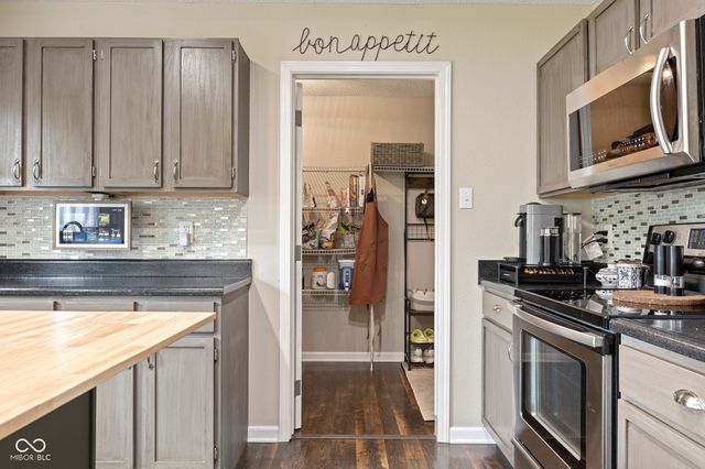 19135 Calico Aster Drive, Noblesville, IN 46062