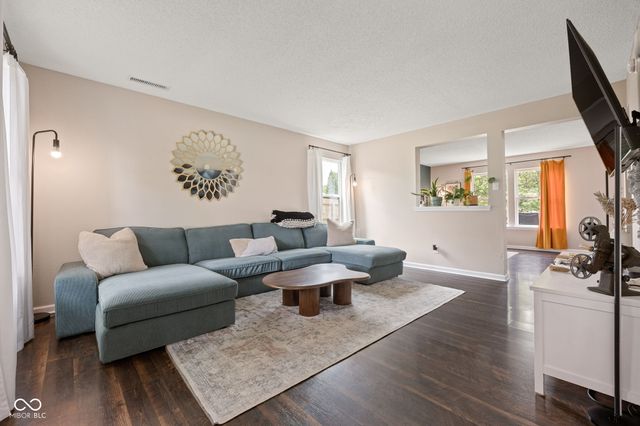 19135 Calico Aster Drive, Noblesville, IN 46062