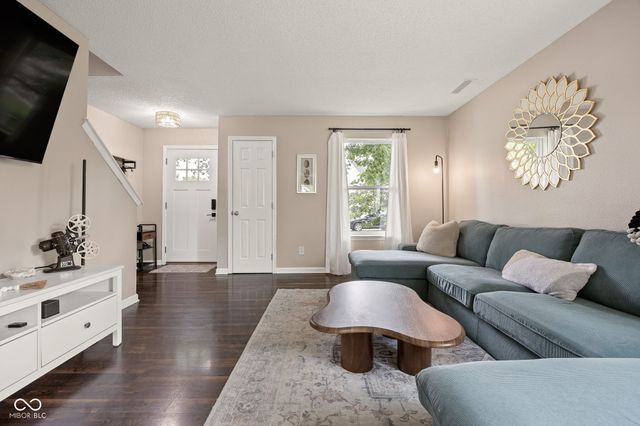 19135 Calico Aster Drive, Noblesville, IN 46062