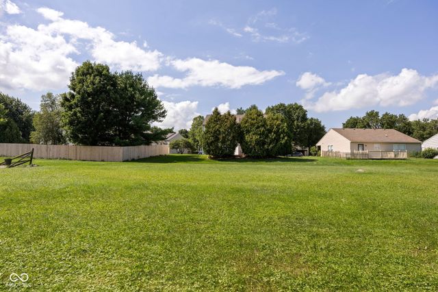 19135 Calico Aster Drive, Noblesville, IN 46062