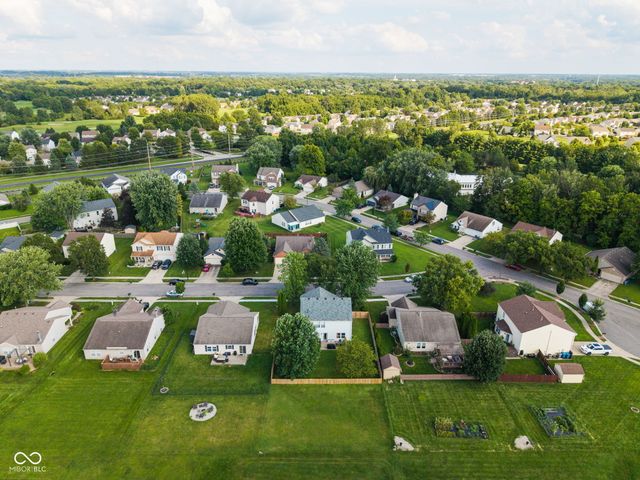 19135 Calico Aster Drive, Noblesville, IN 46062