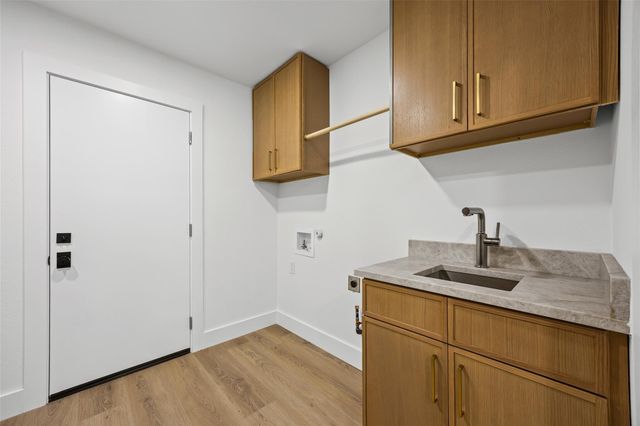 7900 KENESHAW DR, Austin, TX 78745