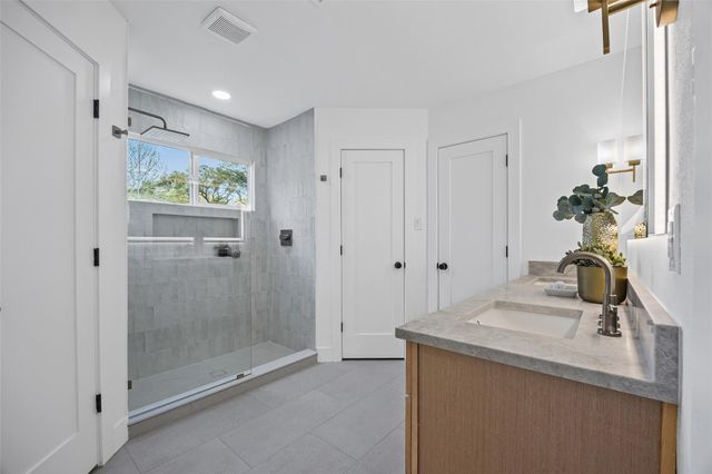 7900 KENESHAW DR, Austin, TX 78745