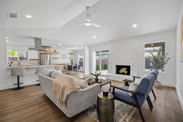 7900 KENESHAW DR, Austin, TX 78745