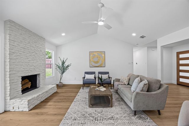 7900 KENESHAW DR, Austin, TX 78745