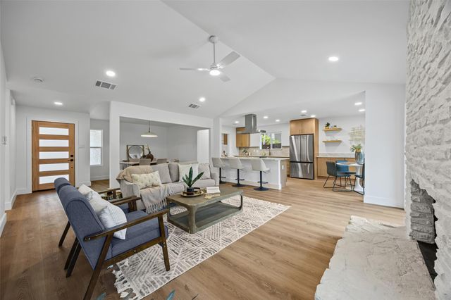 7900 KENESHAW DR, Austin, TX 78745