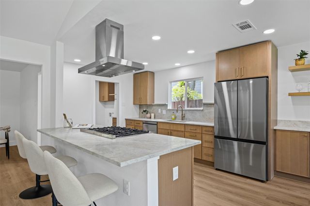 7900 KENESHAW DR, Austin, TX 78745