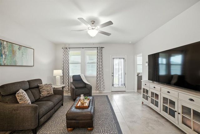 324 Mountain Valley ST, Georgetown, TX 78628