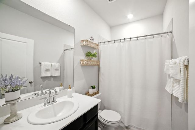 324 Mountain Valley ST, Georgetown, TX 78628