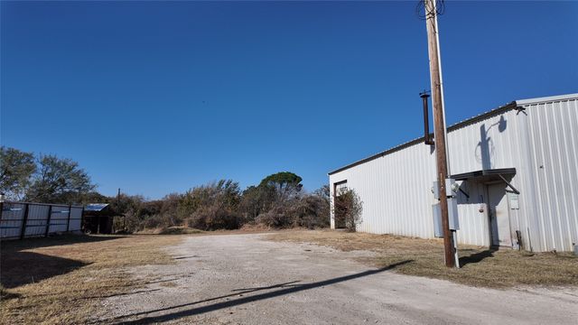 200 County Road 1260, Decatur, TX 76234