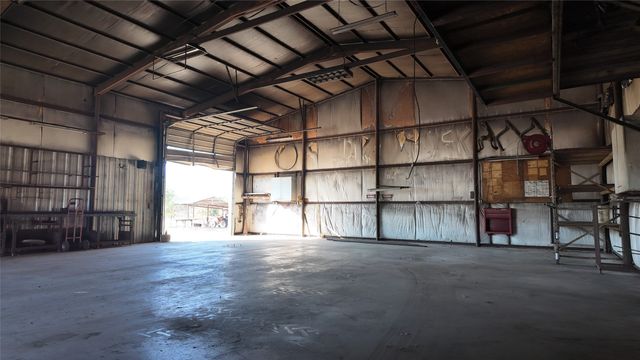 200 County Road 1260, Decatur, TX 76234