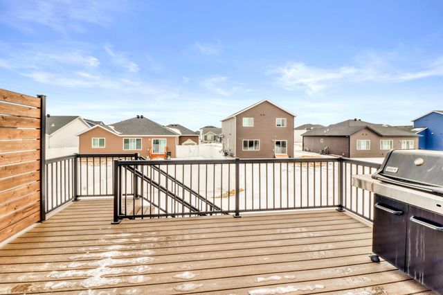 3646 Chinook Drive S, Fargo, ND 58104