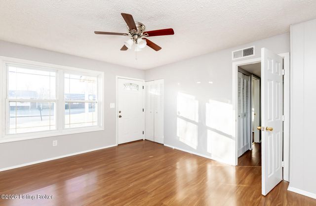 715 Drummond Way, Fairdale, KY 40118