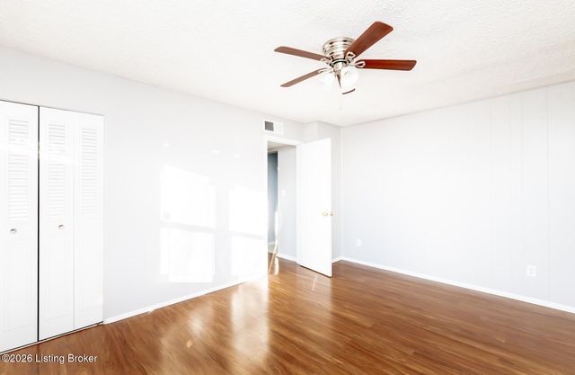 715 Drummond Way, Fairdale, KY 40118