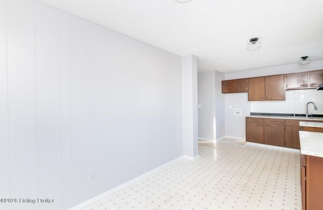 715 Drummond Way, Fairdale, KY 40118