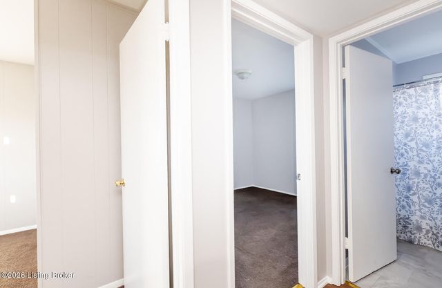 715 Drummond Way, Fairdale, KY 40118