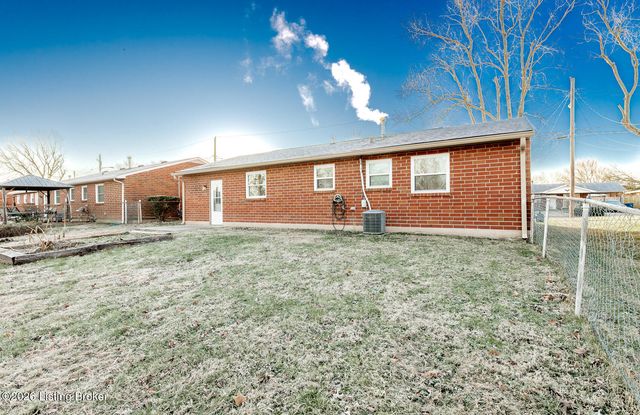 715 Drummond Way, Fairdale, KY 40118