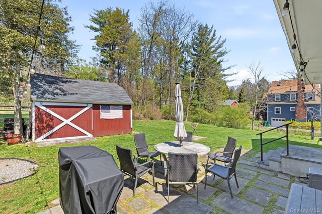 17 Cottage Place, Katonah, NY 10536