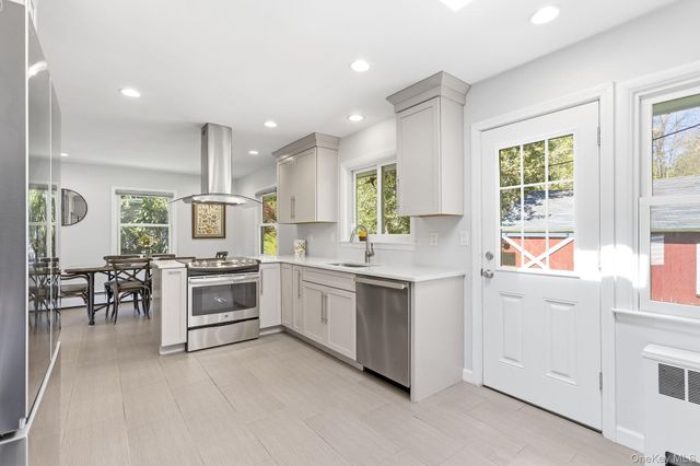 17 Cottage Place, Katonah, NY 10536