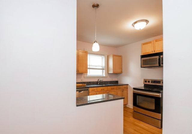 32 Almont St 32-1, Medford, MA 02155