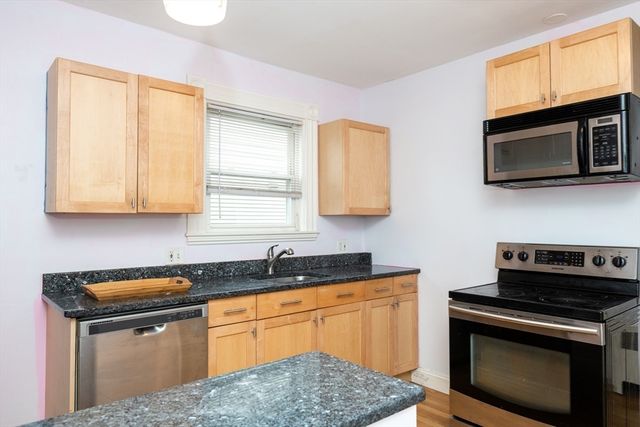 32 Almont St 32-1, Medford, MA 02155