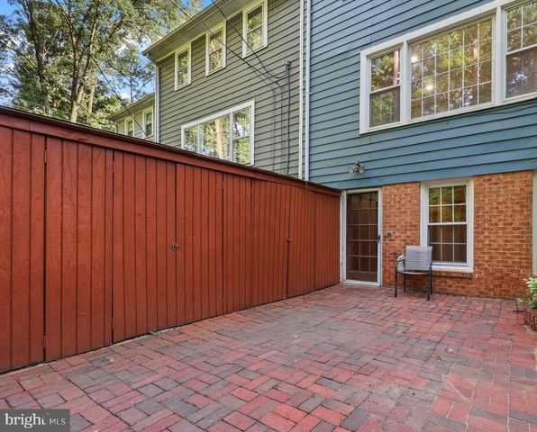 1403 DEERFIELD LN, Woodbridge, VA 22191