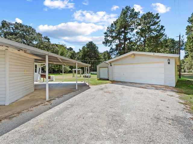 295 Lazy Hollow Lane, Livingston, TX 77351