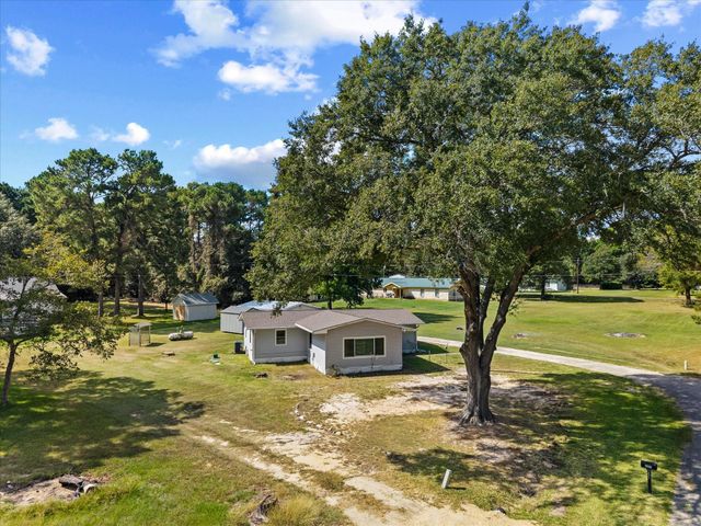 295 Lazy Hollow Lane, Livingston, TX 77351