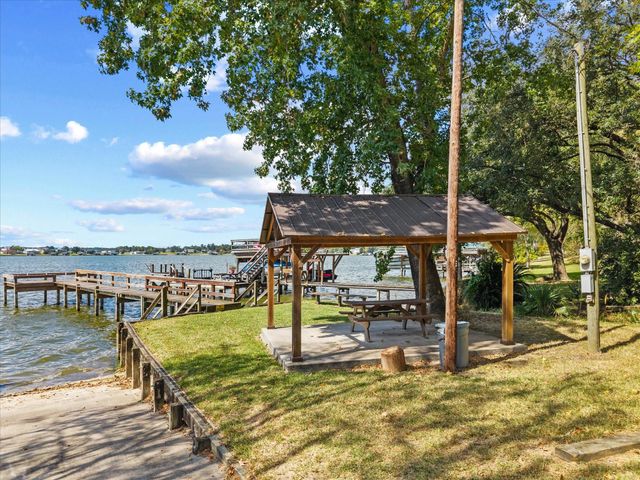 295 Lazy Hollow Lane, Livingston, TX 77351