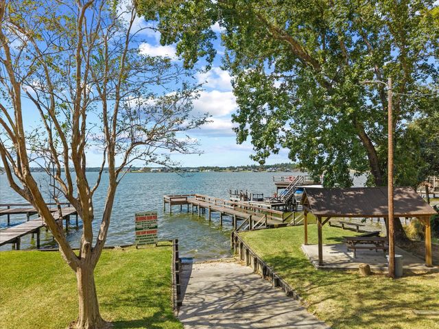 295 Lazy Hollow Lane, Livingston, TX 77351