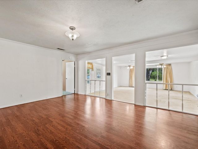 295 Lazy Hollow Lane, Livingston, TX 77351