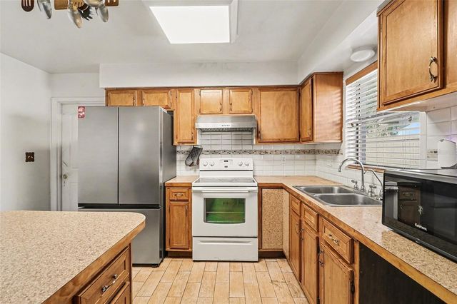 10214 BROWNWOOD AVENUE, Orlando, FL 32825